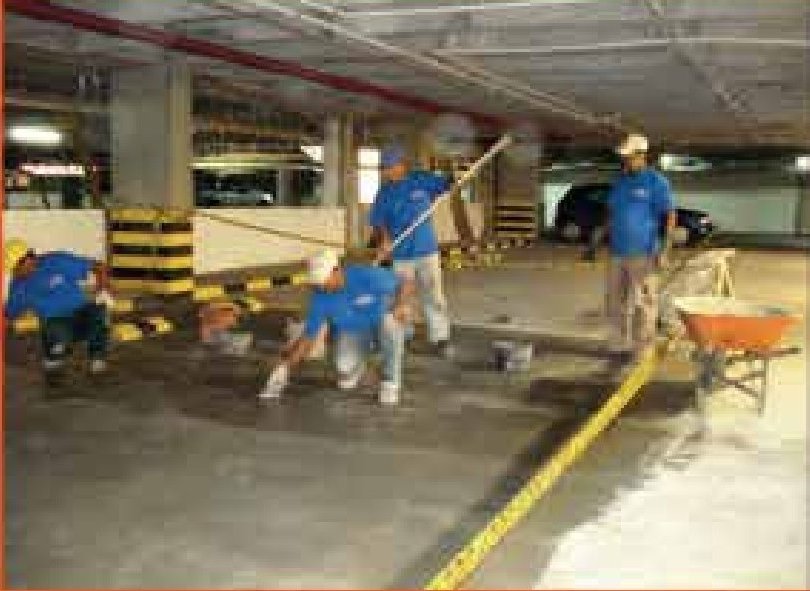 Reparación de concreto en losa de parqueadero
